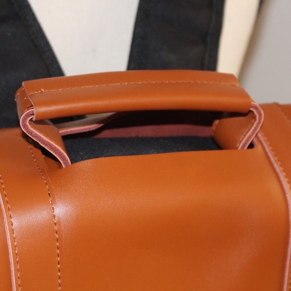 Primeware INC, 3 bottle leather wine tote Backpack - Picture 6 of 15